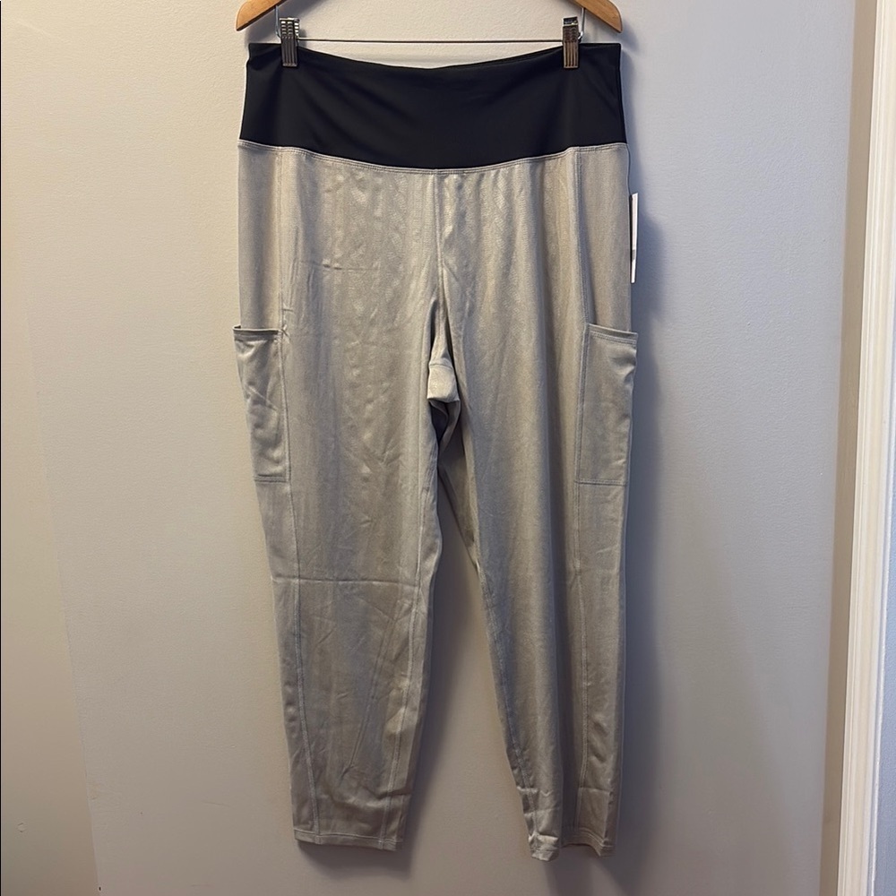 NWT Tahari Sport Silver and Black Colour Block Leggings Size 2X